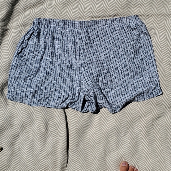 Falls Creek size large lightweight shorts - Picture 9 of 9